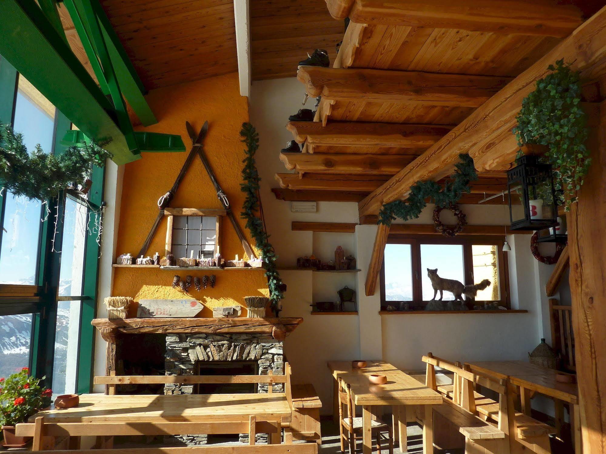 Tana Della Volpe Hotel Colle Colle Sestriere Exterior photo